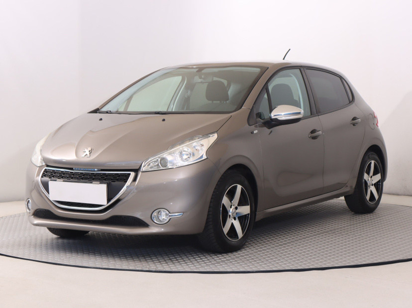 Peugeot 208, 2015