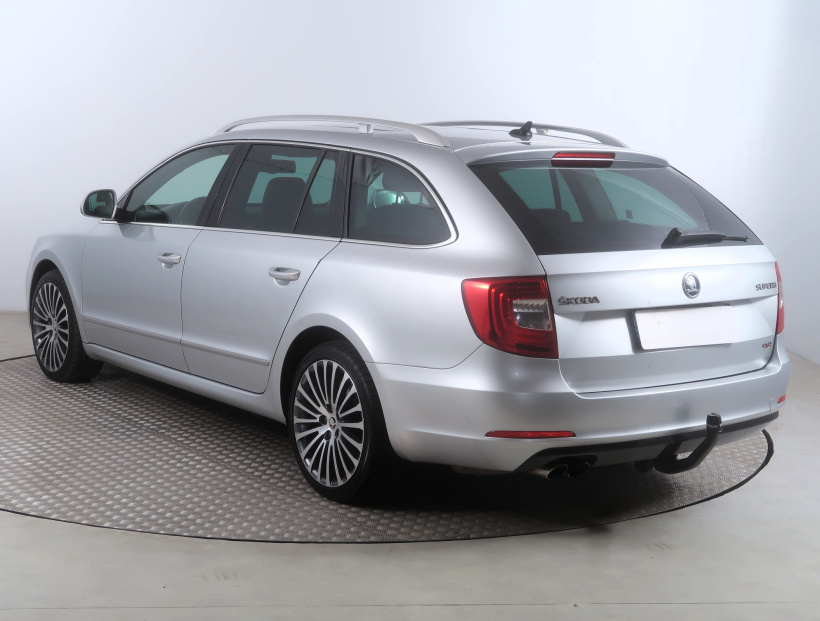 Škoda Superb, 2015