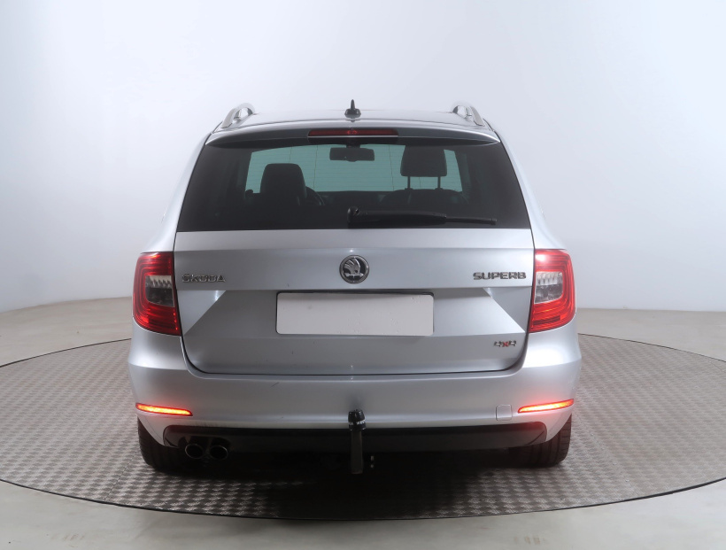 Škoda Superb, 2015