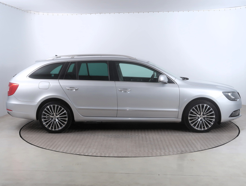 Škoda Superb, 2015