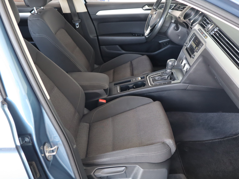 Volkswagen Passat, 2016