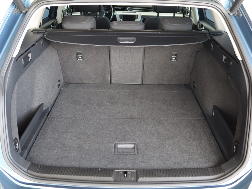 Volkswagen Passat, 2016