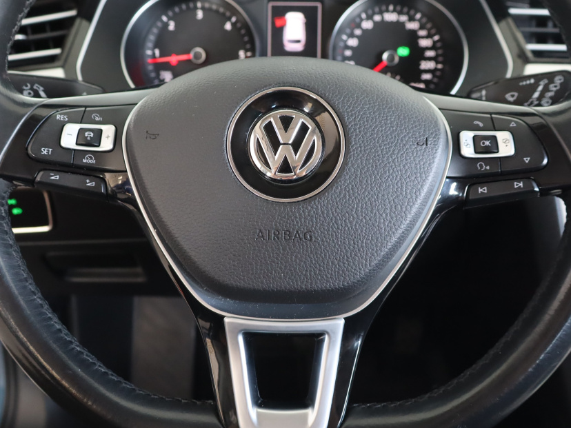 Volkswagen Passat, 2016