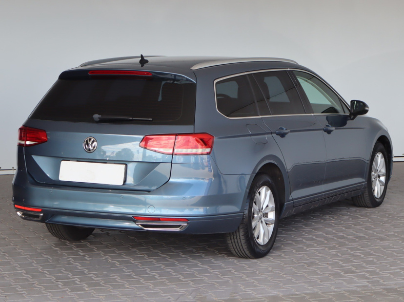 Volkswagen Passat, 2016