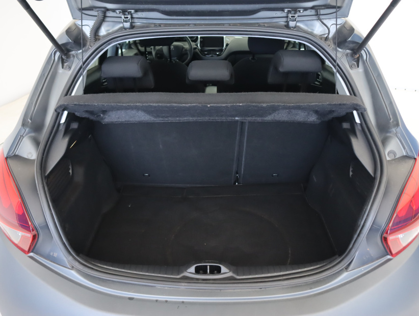 Peugeot 208, 2015