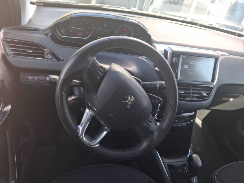 Peugeot 208, 2015