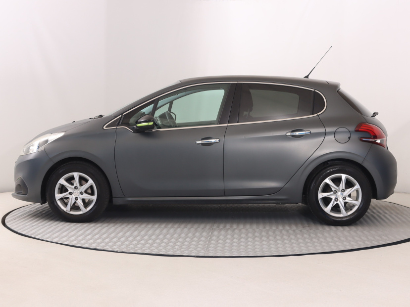 Peugeot 208, 2015