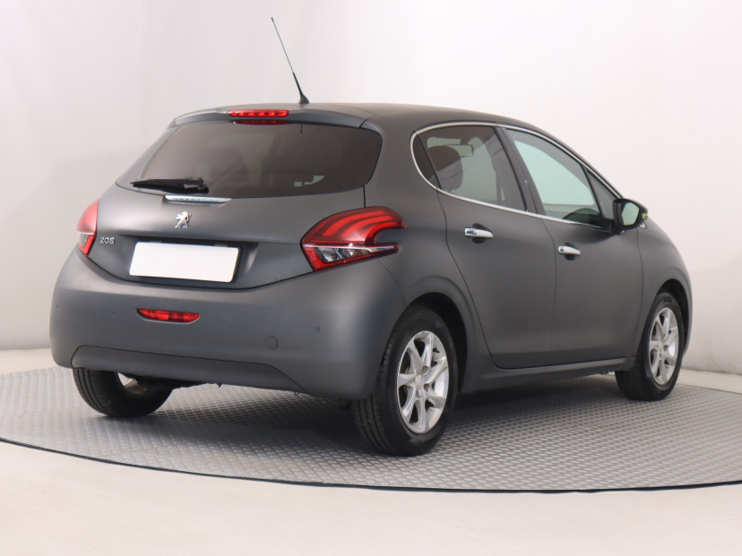 Peugeot 208, 2015