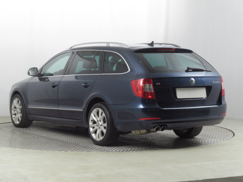 Škoda Superb, 2010