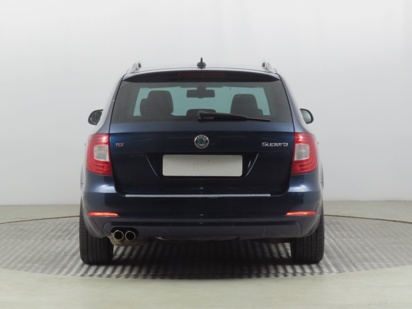 Škoda Superb, 2010