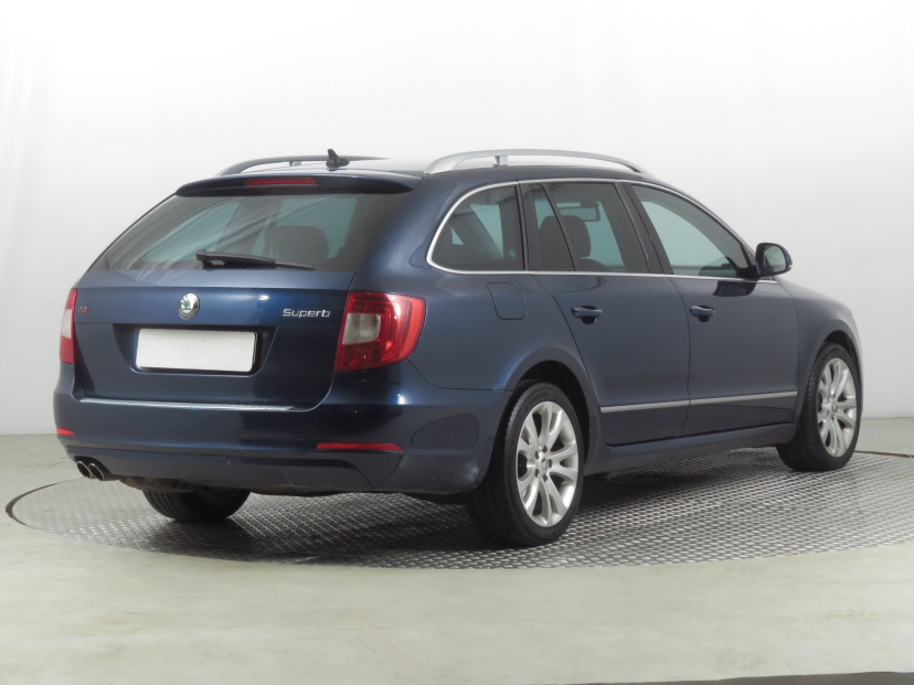 Škoda Superb, 2010