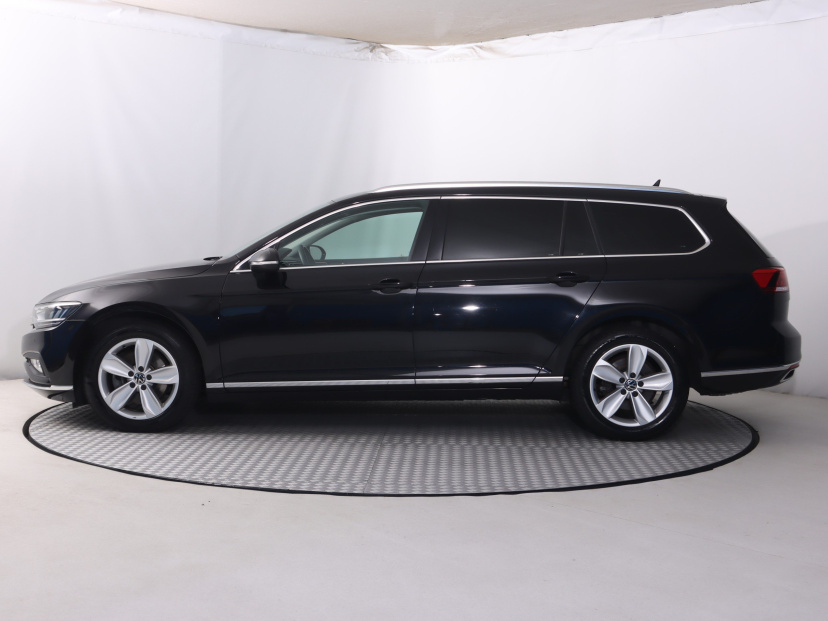 Volkswagen Passat, 2023