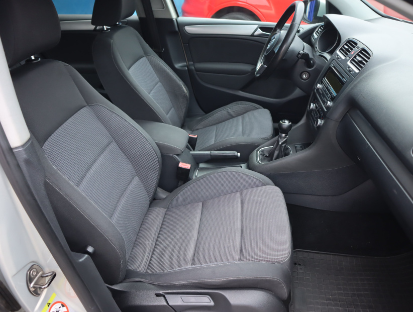 Volkswagen Golf, 2010