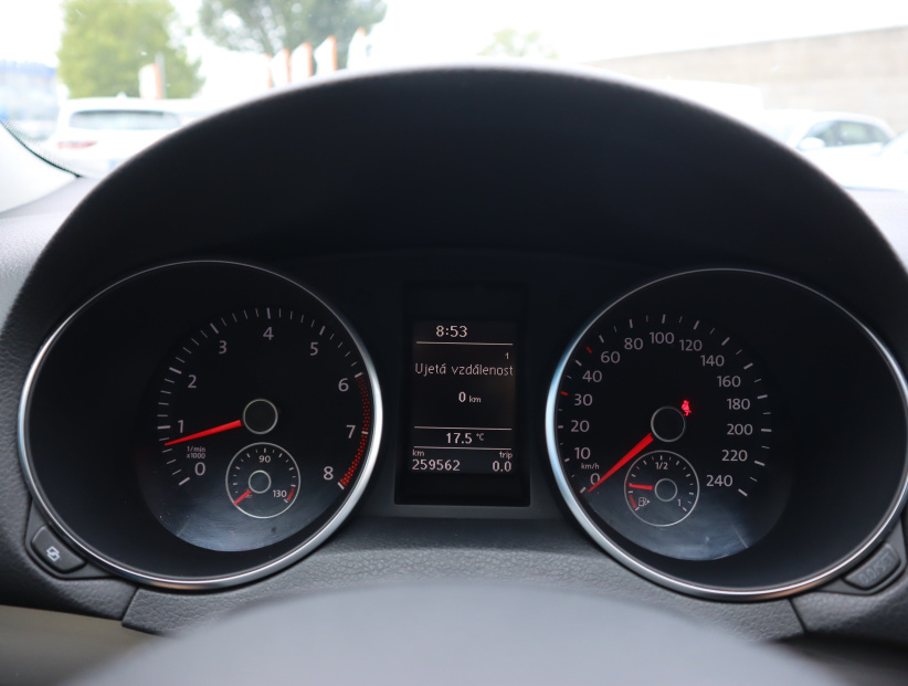 Volkswagen Golf, 2010