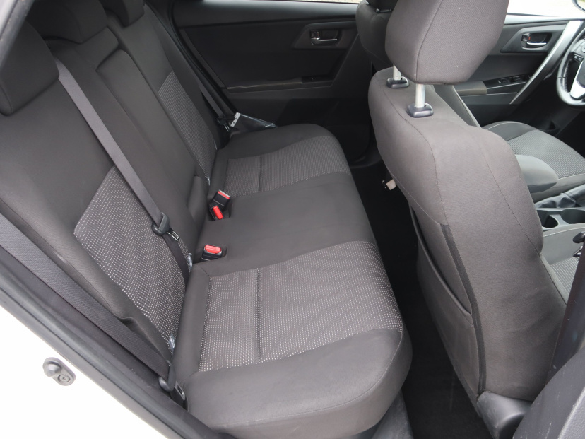 Toyota Auris, 2013