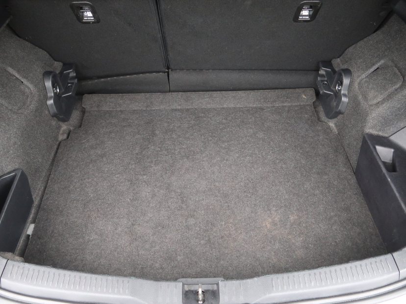 Toyota Auris, 2013