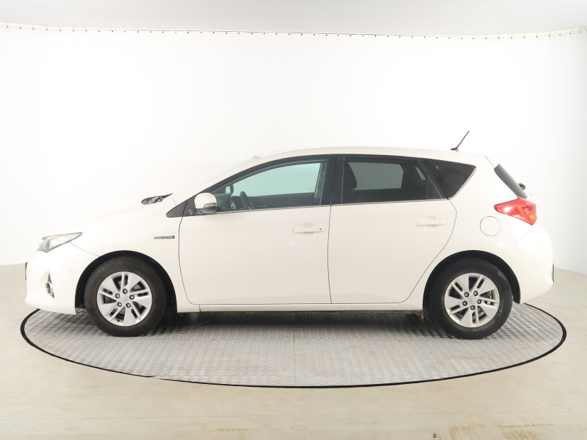 Toyota Auris, 2013