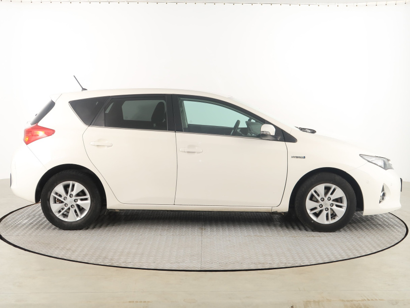 Toyota Auris, 2013