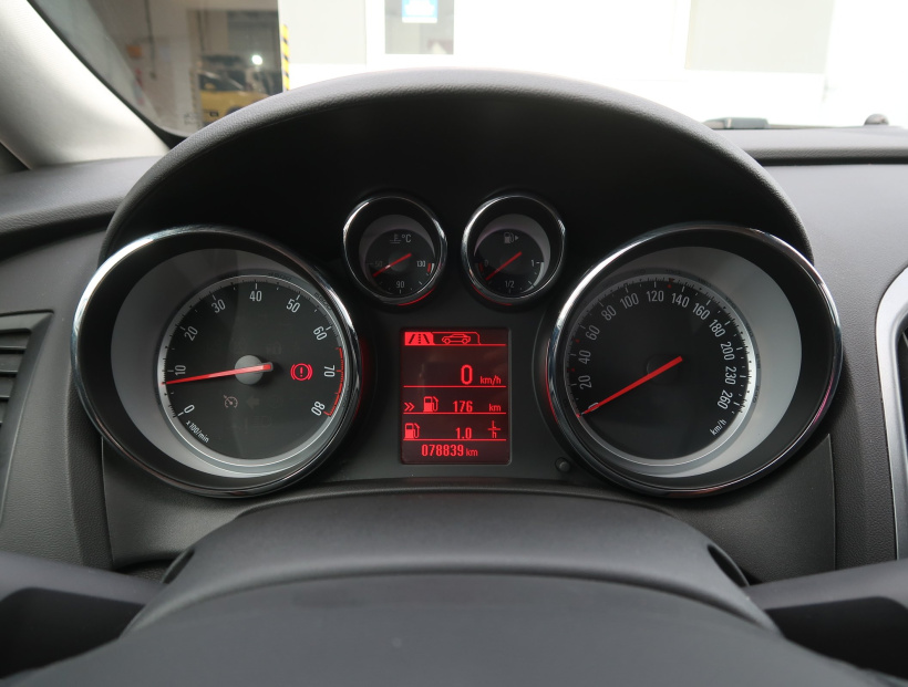 Opel Astra, 2015