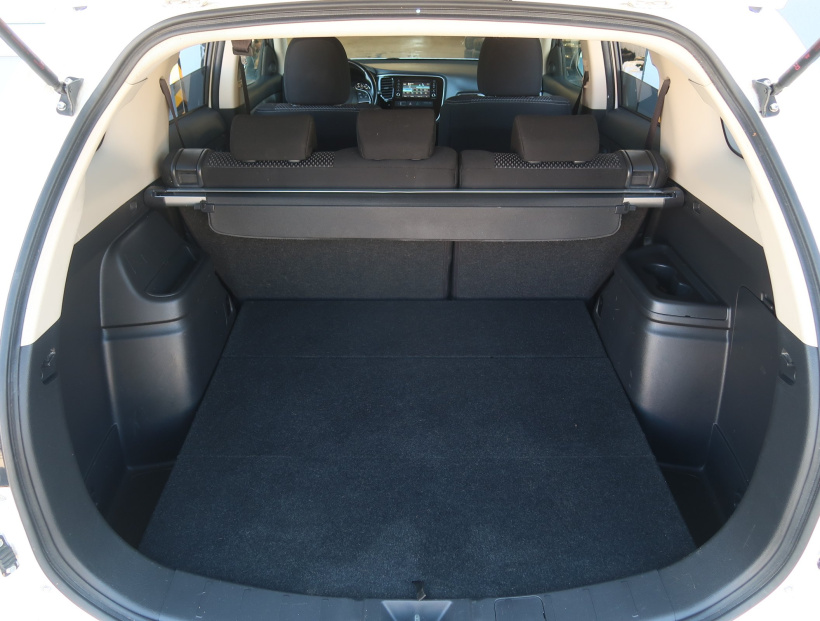Mitsubishi Outlander, 2016