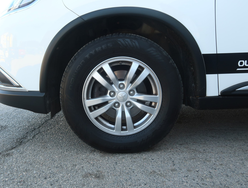 Mitsubishi Outlander, 2016