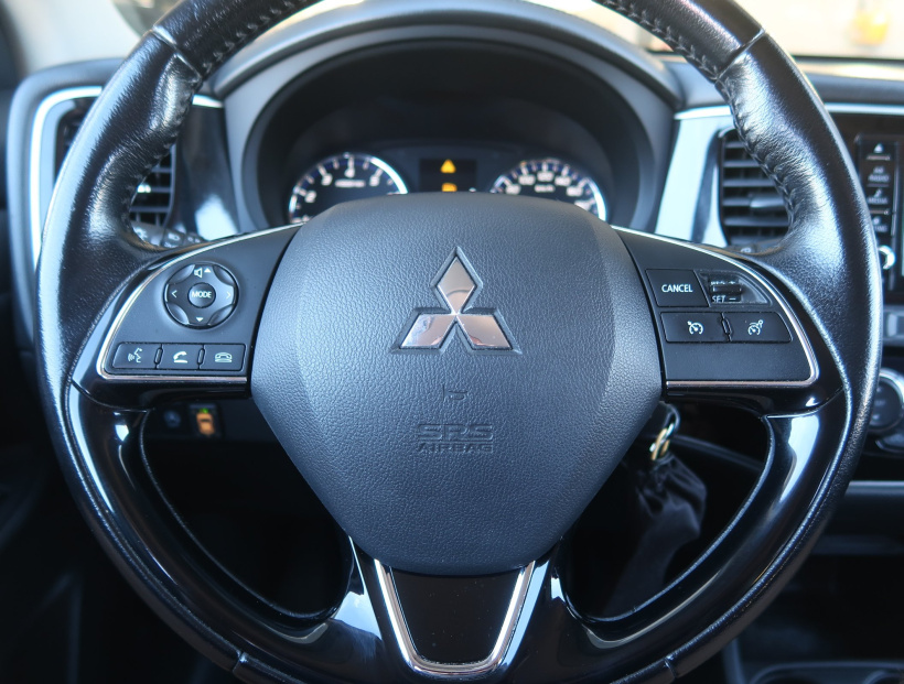 Mitsubishi Outlander, 2016