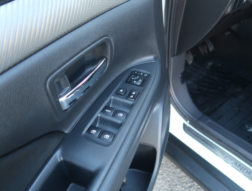 Mitsubishi Outlander, 2016