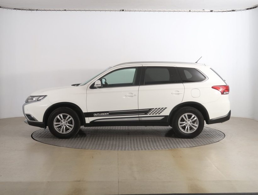 Mitsubishi Outlander, 2016