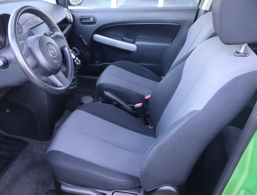 Mazda 2, 2008