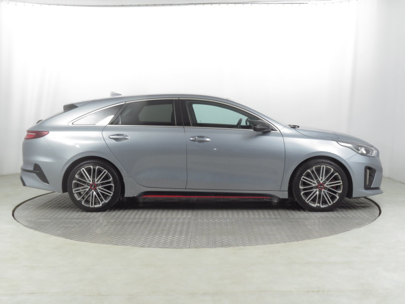 Kia ProCeed, 2021
