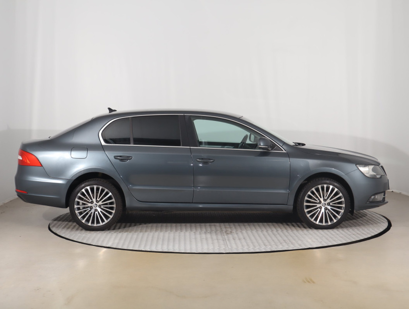 Škoda Superb, 2014