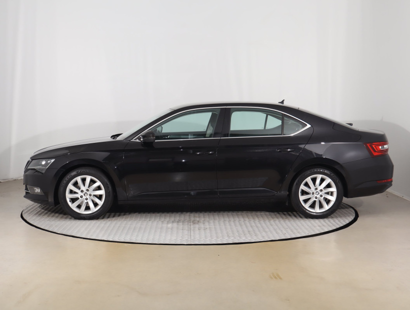 Škoda Superb, 2017