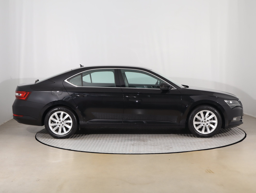 Škoda Superb, 2017