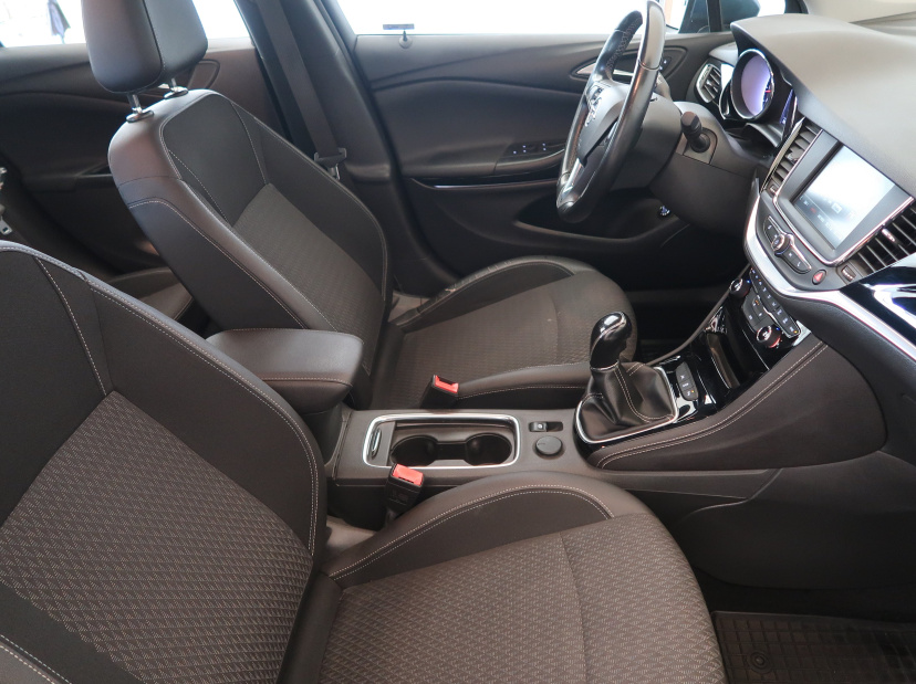 Opel Astra, 2017
