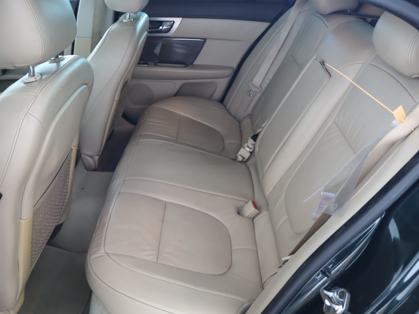 Jaguar XF, 2009
