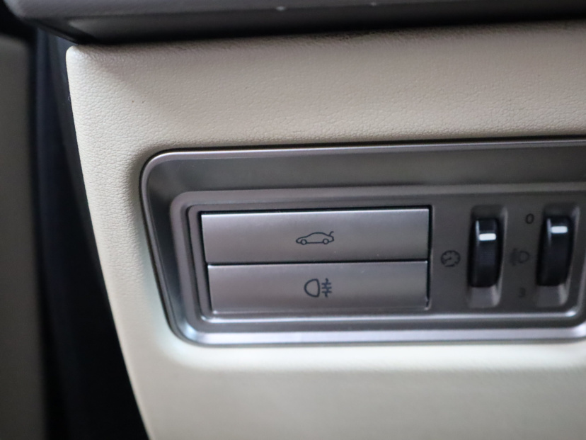 Jaguar XF, 2009