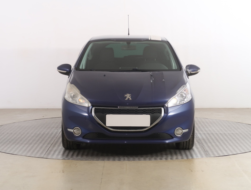 Peugeot 208, 2012