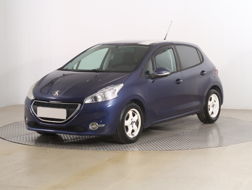 Peugeot 208, 2012