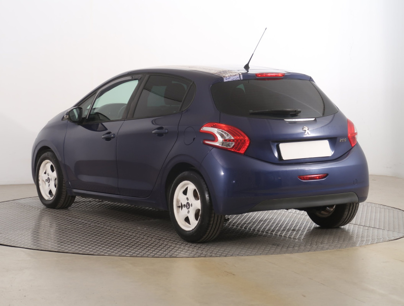 Peugeot 208, 2012