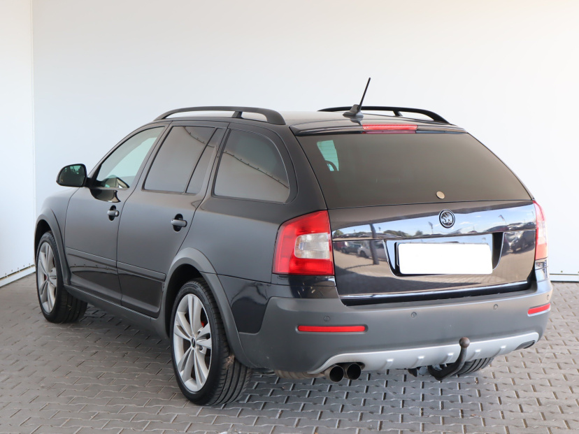 Škoda Octavia Scout, 2011