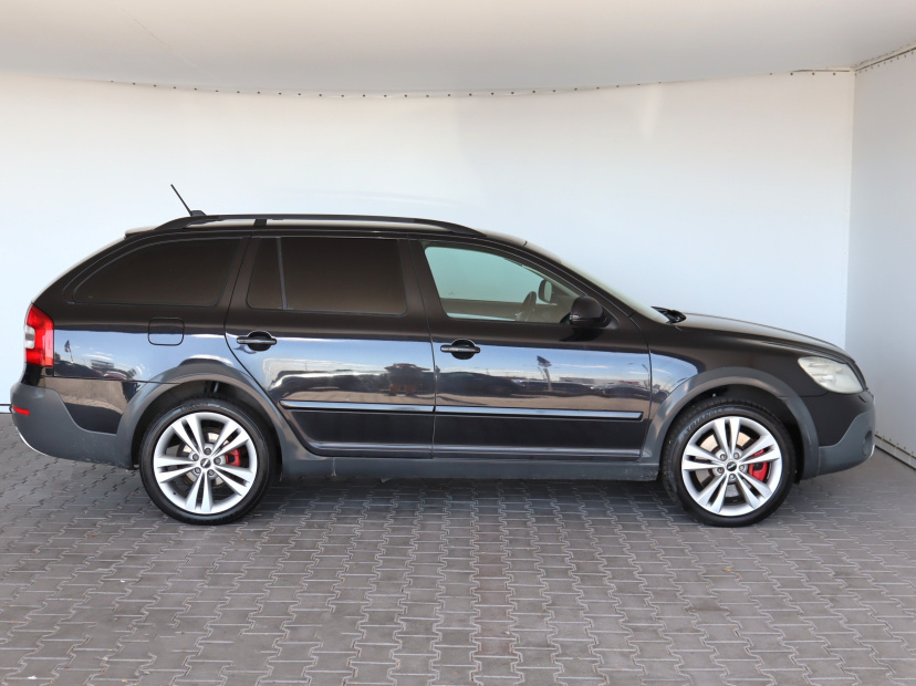 Škoda Octavia Scout, 2011