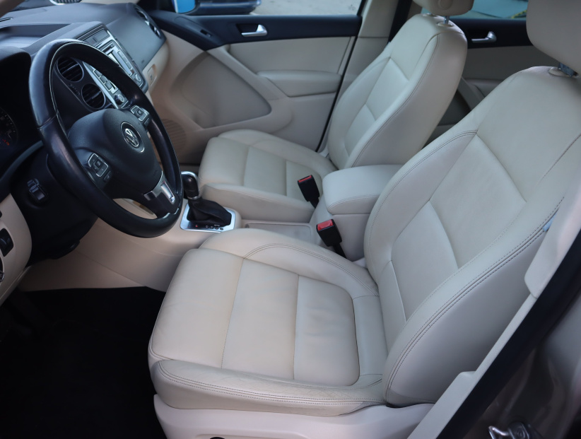 Volkswagen Tiguan, 2012