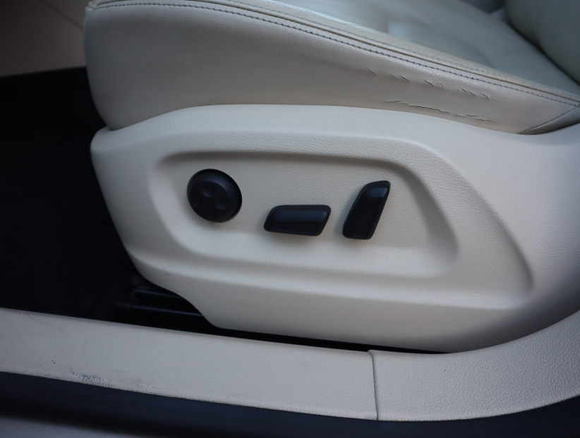 Volkswagen Tiguan, 2012