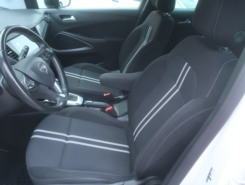 Opel Crossland, 2024