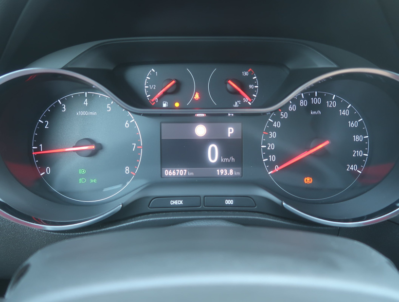 Opel Crossland, 2024