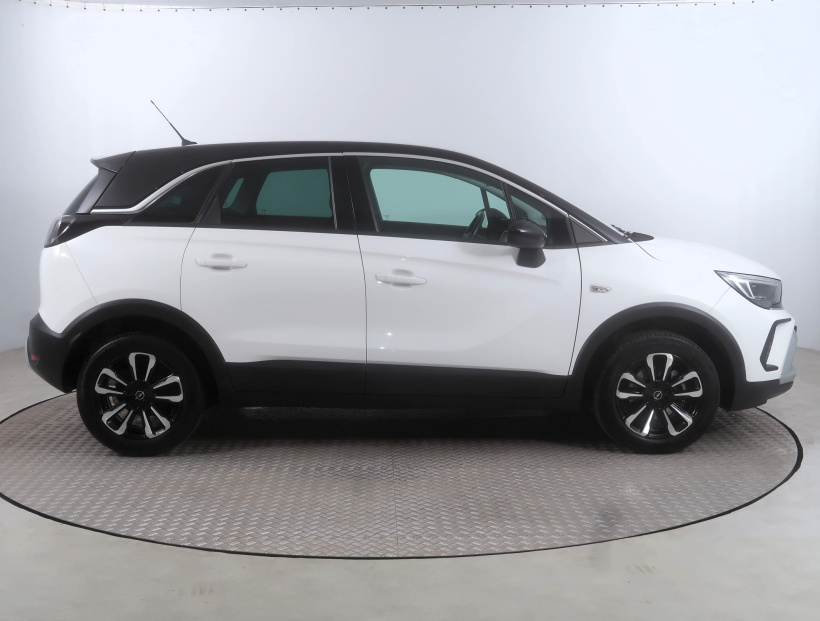 Opel Crossland, 2024