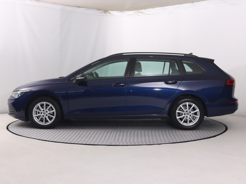 Volkswagen Golf, 2022