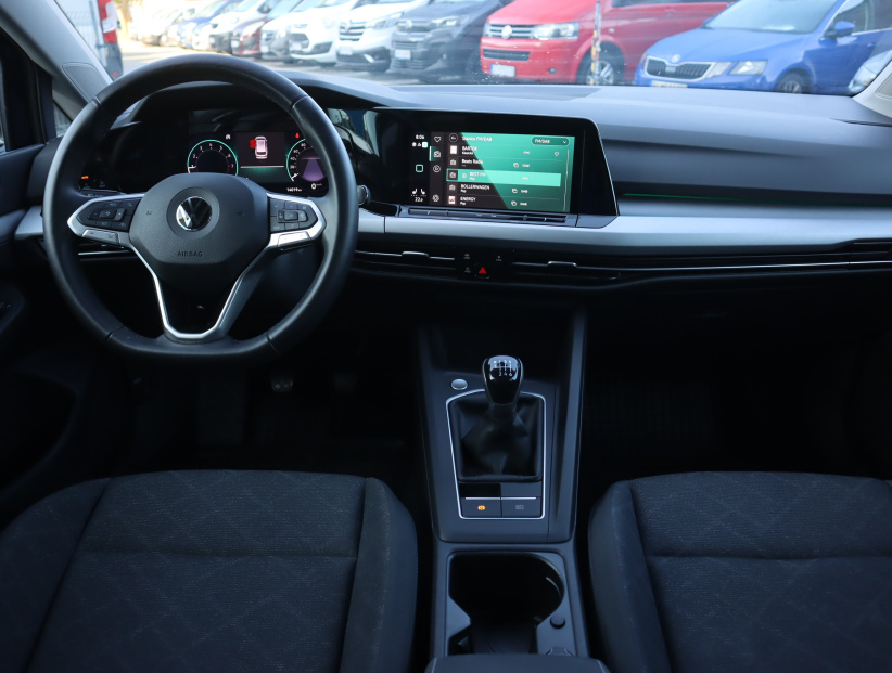 Volkswagen Golf, 2022
