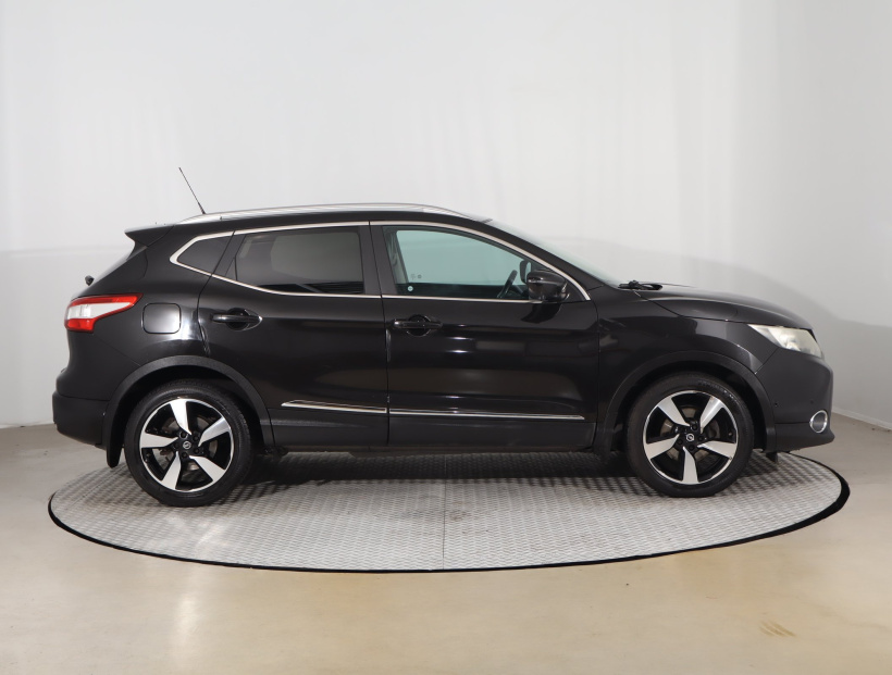 Nissan Qashqai, 2015