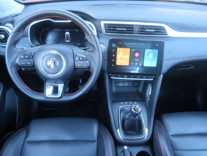 MG ZS SUV, 2024